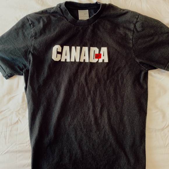 SOLD ON DEPOP - NIKE Canada 🇨🇦 T-Shirt - Picture 3 of 4